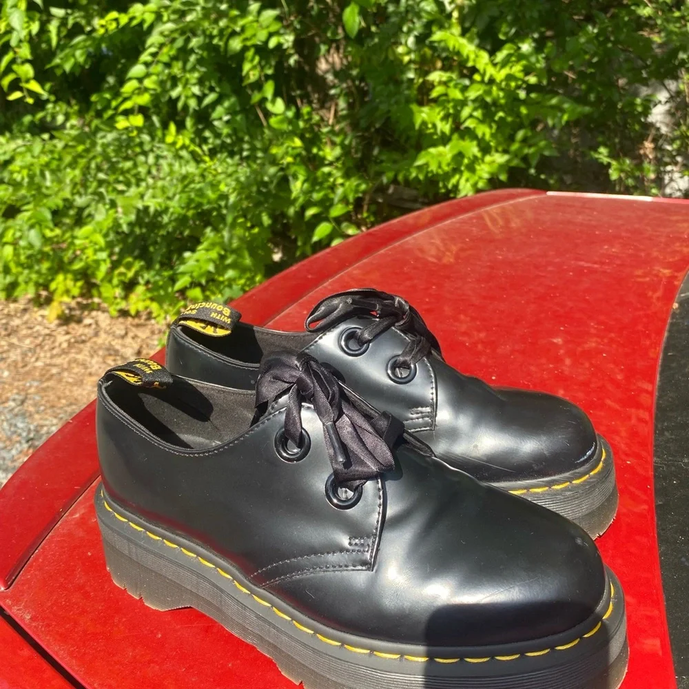 Size 10 Dr. Martens HOLLY LEATHER PLATFORM SHOES